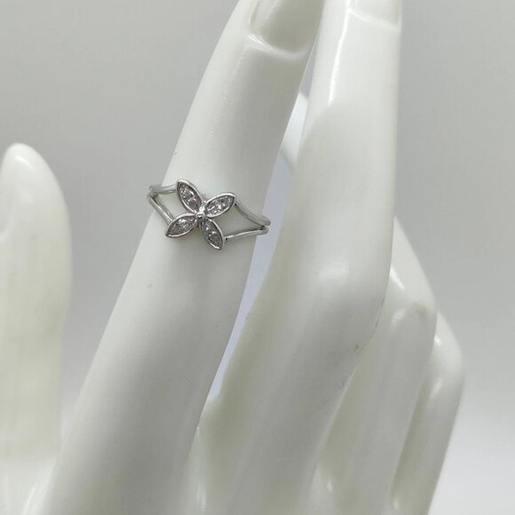 Tiffany and Co. Ring Natural Diamond Platinum 670-073125 - Picture 9 of 9